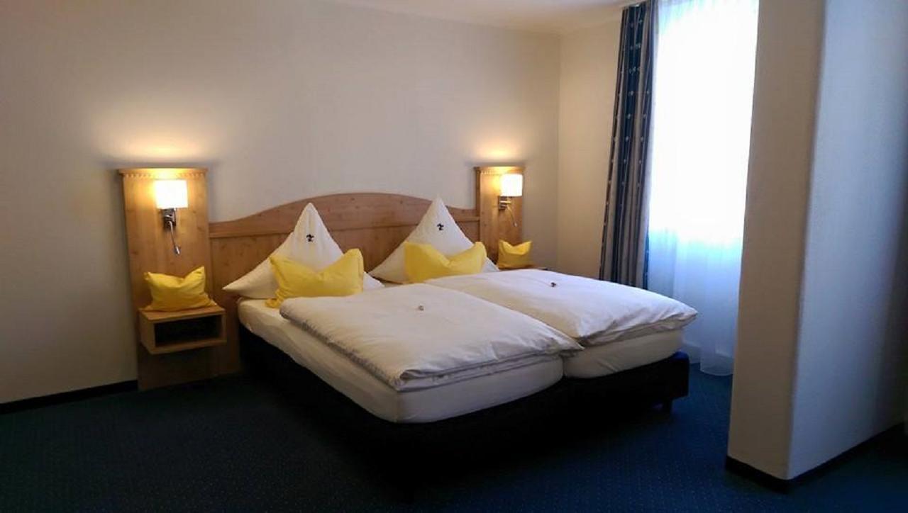 Hotel Zur Post Trostberg エクステリア 写真